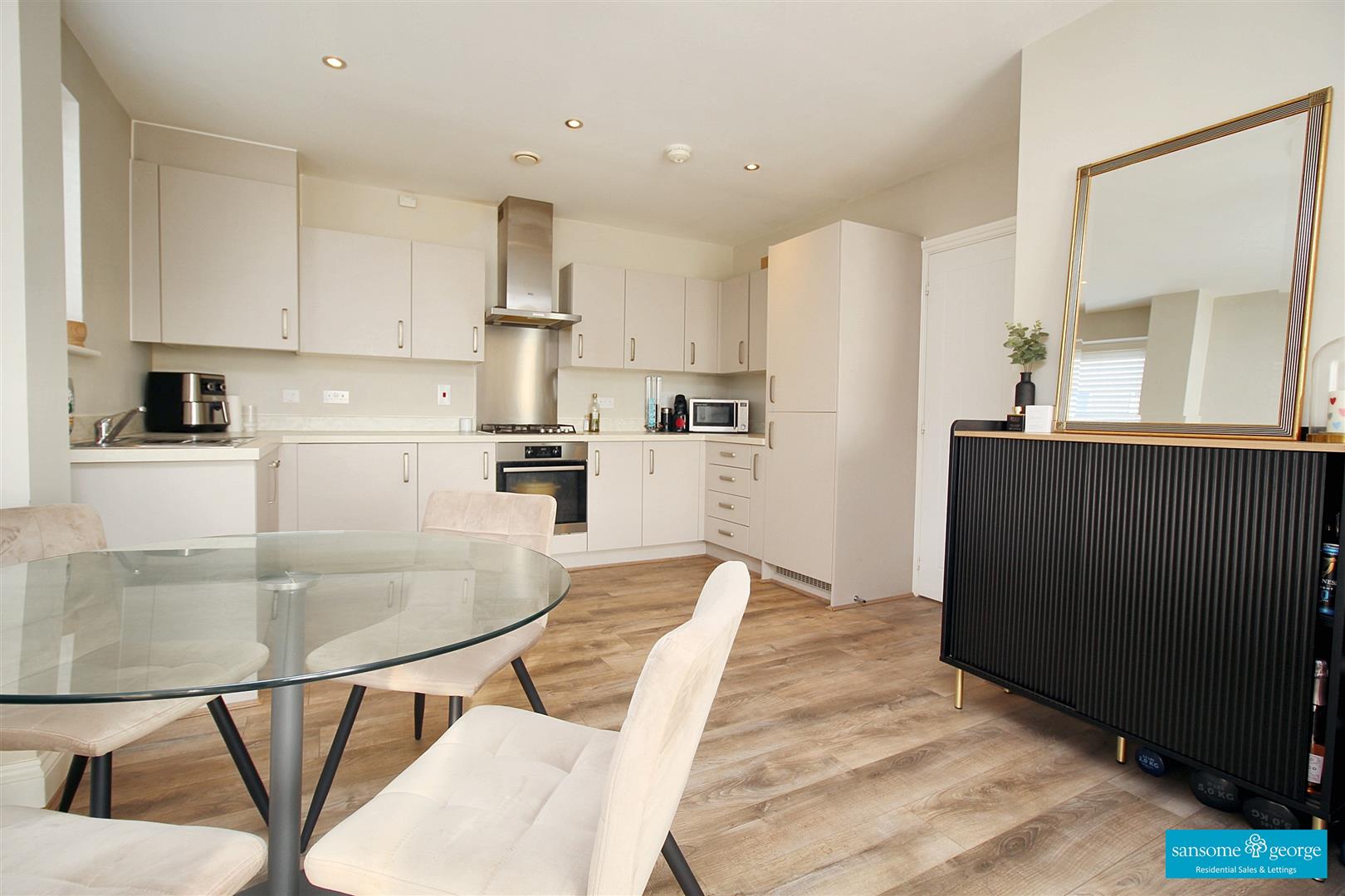 2 bed property in Elvian Close, Reading